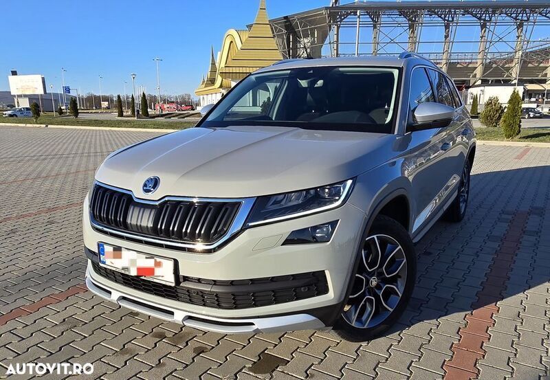 Gri Utilizat 2021 Skoda Kodiaq SUV | 26.900 EUR (Super Preț) - Imagine 1/4