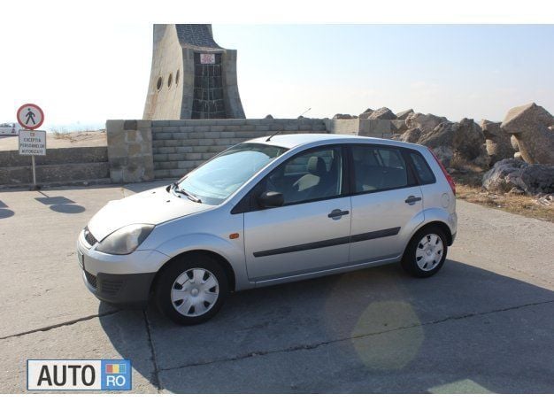 Second-hand Ford Fiesta 65 CP (47 kW) 2006 Gri Hatchback