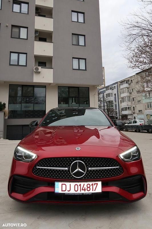 Second-hand Mercedes C300 AMG line 258 CP (189 kW) 2022 Culoarerosu Berlinǎ