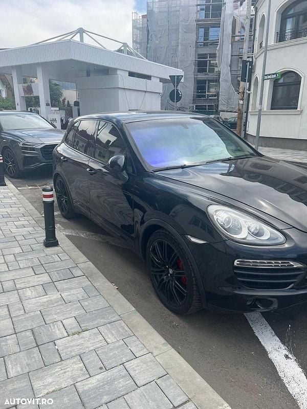 Culoarenegru Utilizat 2011 Porsche Cayenne SUV | 14.900 EUR (Preț OK) - Imagine 1/4