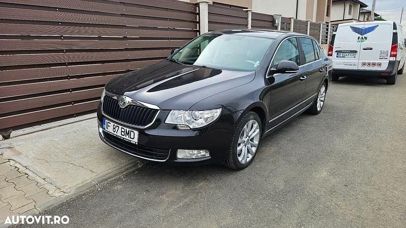 Culoarenegru Utilizat 2011 Skoda Superb Elegance Break | 7.700 EUR (Scump) - Imagine 1/4