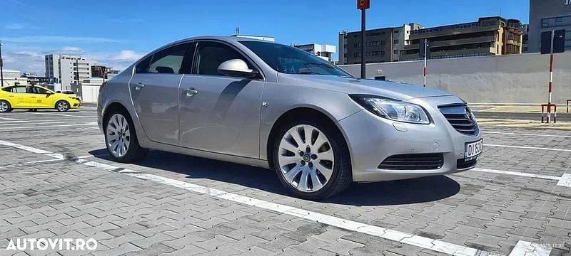 Culoarebej Utilizat 2009 Opel Insignia Design Edition Berlinǎ | 4.300 EUR (Preț bun) - Imagine 1/4