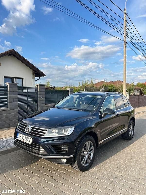 Second-hand VW Touareg Terrain Tech 262 CP (192 kW) 2017 Culoarealbastru SUV