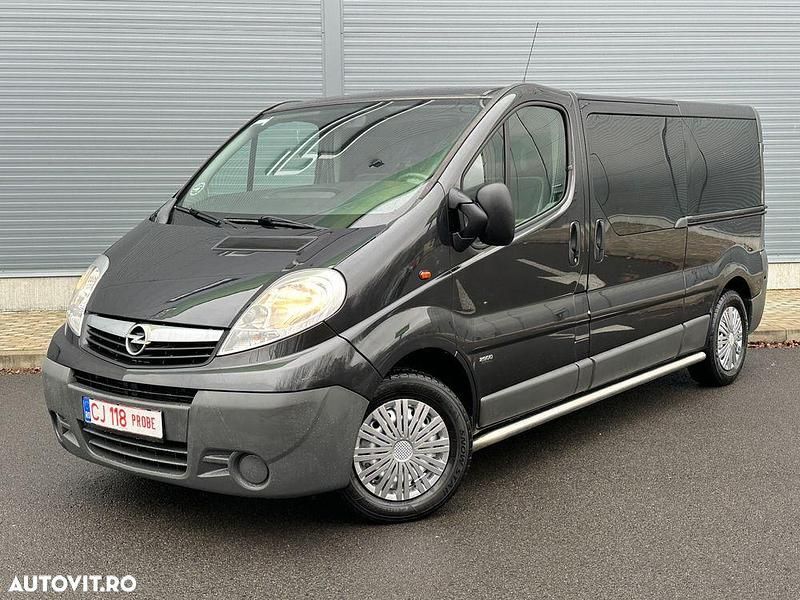 Second-hand Opel Vivaro 146 CP (107 kW) 2010 Culoarenegru Monovolum