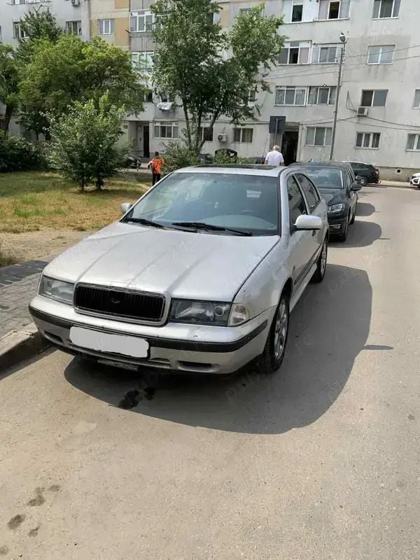 Utilizat 2000 Skoda Octavia Berlinǎ | 850 EUR (Preț bun) - Imagine 1/4