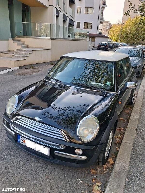 Culoarenegru Utilizat 2004 Mini ONE Hatchback | 1.800 EUR (Preț bun) - Imagine 1/4