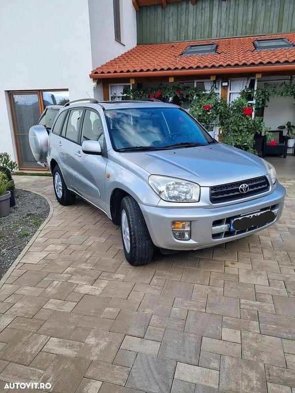 Culoareargint Utilizat 2002 Toyota RAV4 SUV | 3.990 EUR (Preț bun) - Imagine 1/4