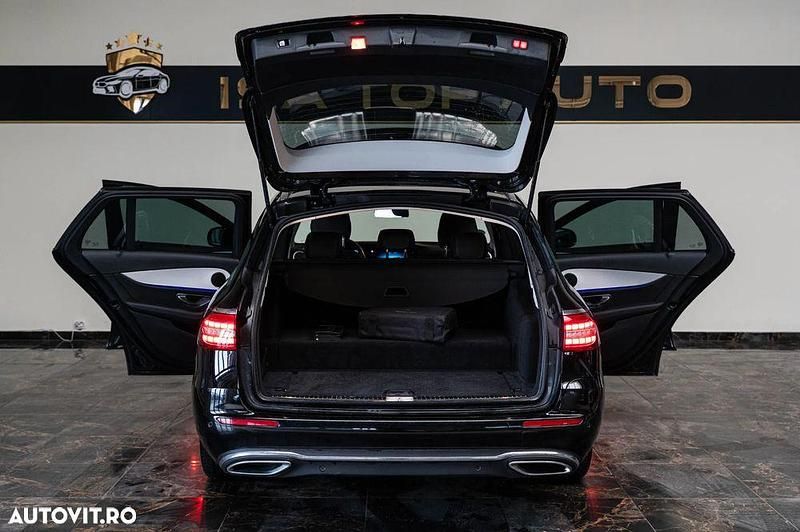 Second-hand Mercedes E300 Exclusive 306 CP (225 kW) 2021 Culoarenegru Break