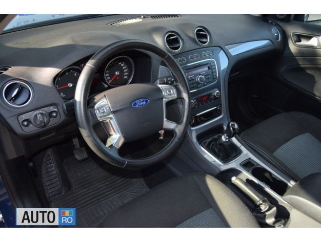 Second-hand Ford Mondeo 116 CP (85 kW) 2014 Albastru