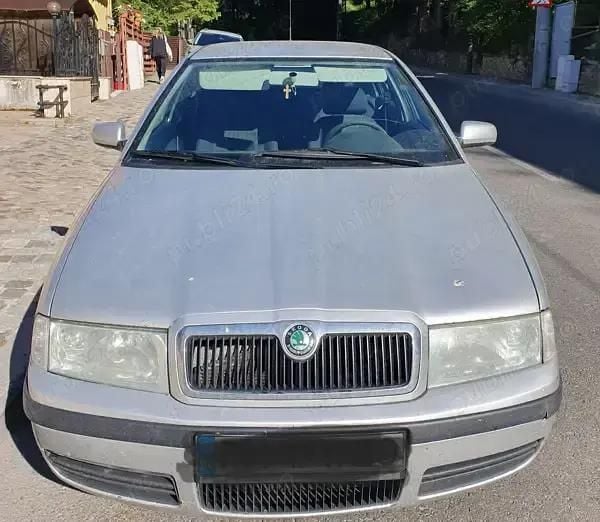 Gri Utilizat 2008 Skoda Octavia Berlinǎ | 1.500 EUR (Super Preț) - Imagine 1/4