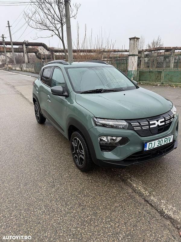 Second-hand Dacia Spring Essentiel 33 kW (45 CP) 2023 Culoareverde Hatchback