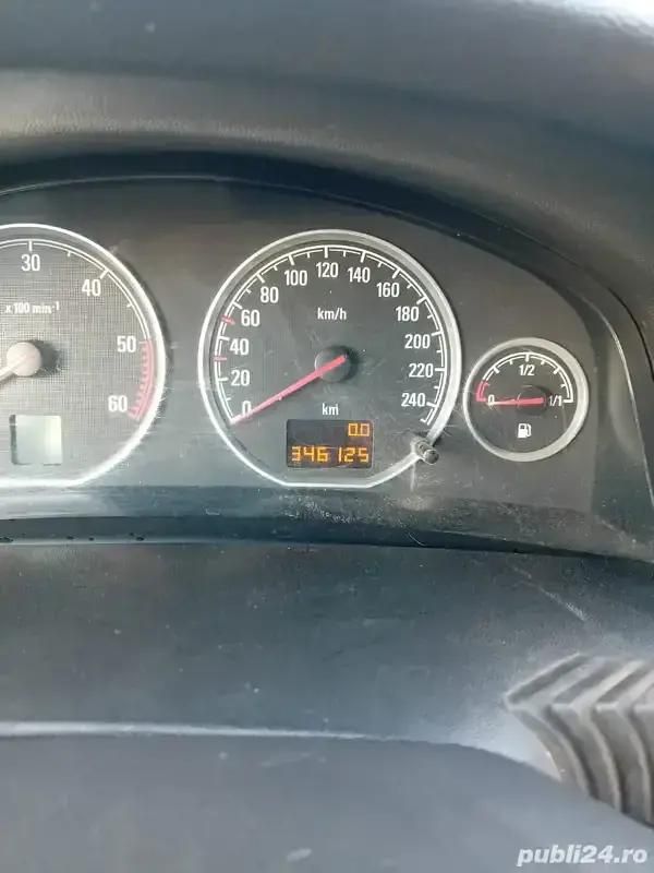 Utilizat 2005 Opel Vectra Berlinǎ | 1.100 EUR - Imagine 1/4