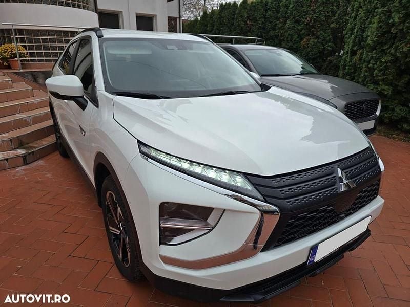 Culoarealb Utilizat 2022 Mitsubishi Eclipse Cross SUV | 18.980 EUR (Super Preț) - Imagine 1/4
