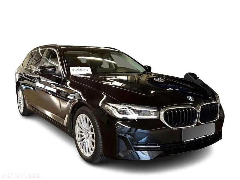 Culoarenegru Utilizat 2021 BMW 530e Sport Line Break | 24.698 EUR (Super Preț) - Imagine 1/4