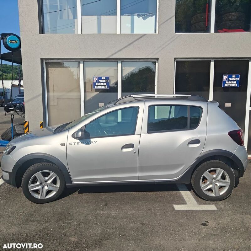 Gri Utilizat 2016 Dacia Sandero Hatchback | 5.750 EUR (Preț OK) - Imagine 1/4