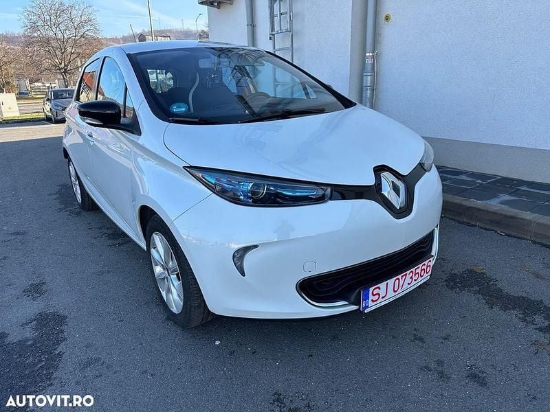 Second-hand Renault Zoe Life 64 kW (88 CP) 2014 Culoarealb Hatchback