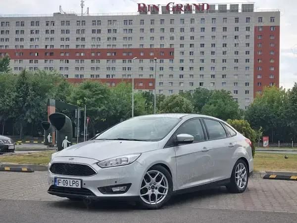 Gri Utilizat 2015 Ford Focus Berlinǎ | 5.799 EUR - Imagine 1/4