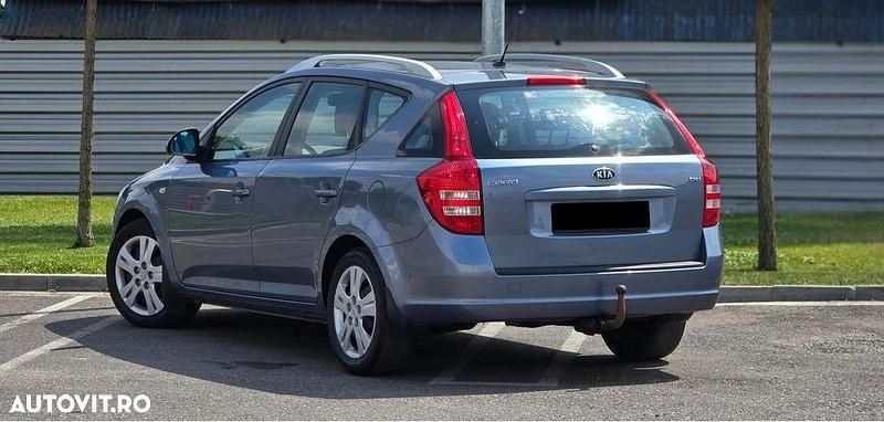 Second-hand Kia Ceed LX 115 CP (84 kW) 2008 Culoaregri Hatchback