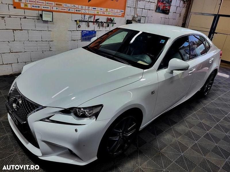 Second-hand Lexus IS300h Sport Line 223 CP (164 kW) 2013 Culoarealb Berlinǎ