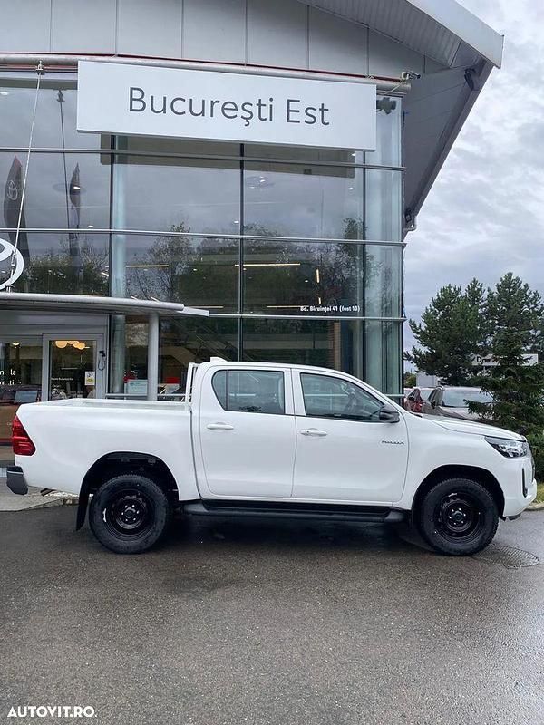 Culoarealb Nouă 2025 Toyota HiLux Comfort Pickup | 39.930 EUR (Preț OK) - Imagine 1/4