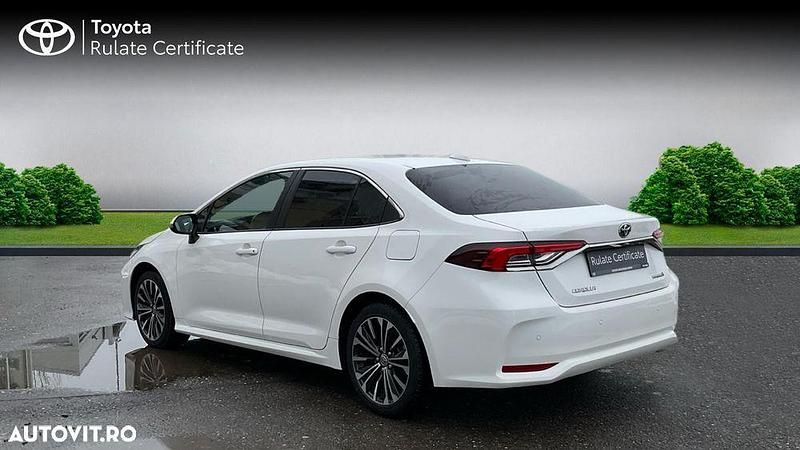 Second-hand Toyota Corolla 140 CP (102 kW) 2023 Culoarealb Berlinǎ