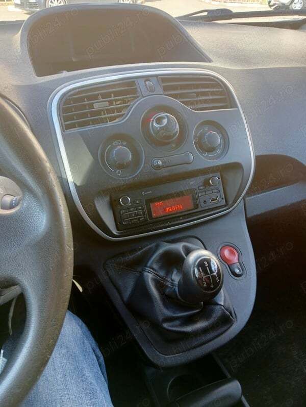 Utilizat 2015 Renault Kangoo Monovolum | 4.600 EUR (Super Preț) - Imagine 1/4