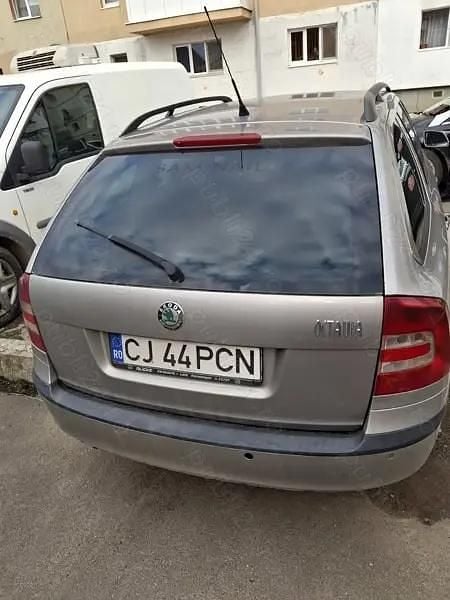 Utilizat 2006 Skoda Octavia Break | 1.500 EUR (Preț bun) - Imagine 1/4