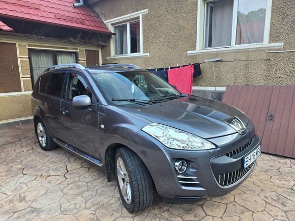 Gri Utilizat 2008 Peugeot 4007 SUV | 4.280 EUR - Imagine 1/4
