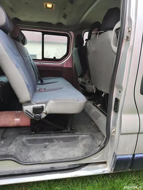 Utilizat 2005 Renault Trafic Monovolum | 3.500 EUR (Preț bun) - Imagine 1/4