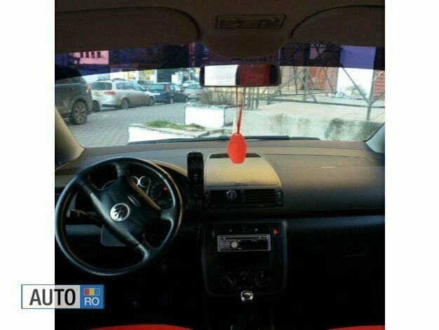 Second-hand VW Sharan 116 CP (85 kW) 2002 Roşu Monovolum