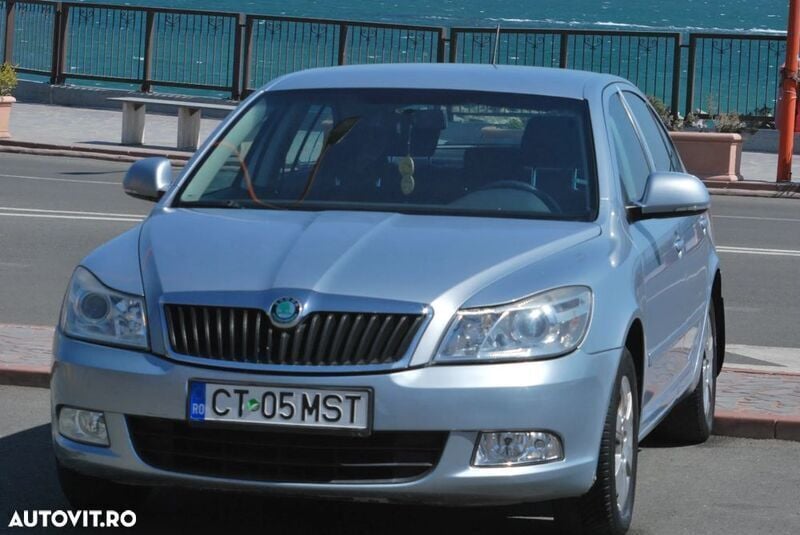 Albastru Utilizat 2011 Skoda Octavia Business Line Berlinǎ | 4.800 EUR (Preț bun) - Imagine 1/4