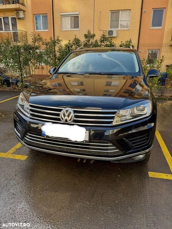 Second-hand VW Touareg Supreme 262 CP (192 kW) 2017 Culoarenegru SUV