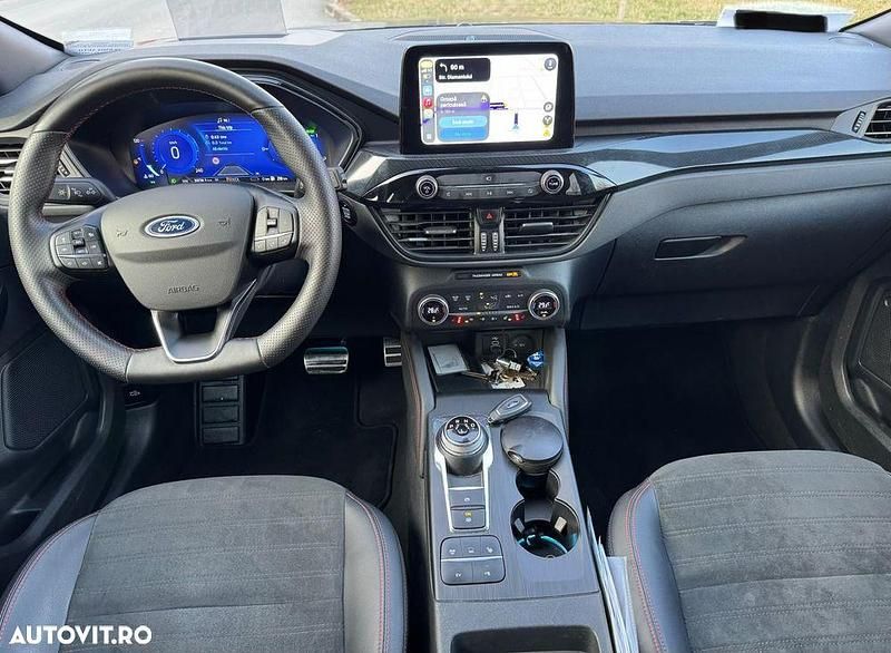 Second-hand Ford Kuga ST-Line 225 CP (165 kW) 2023 Culoaregri SUV