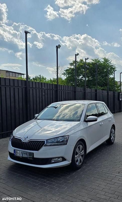 Culoarealb Utilizat 2021 Skoda Fabia Hatchback | 8.700 EUR (Super Preț) - Imagine 1/4