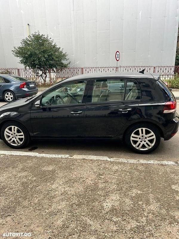Culoarenegru Utilizat 2011 VW Golf VI Comfortline Hatchback | 6.400 EUR (Preț OK) - Imagine 1/4