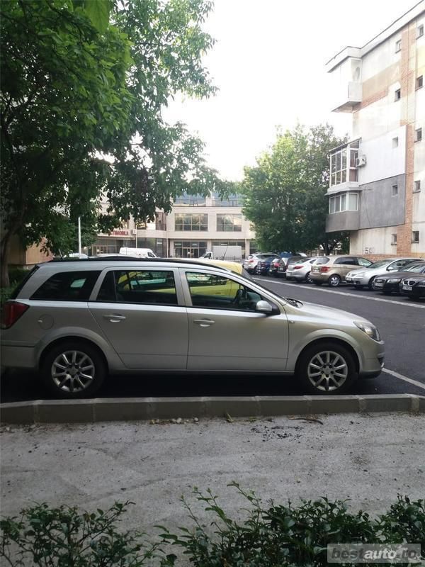 Second-hand Opel Astra 74 CP (54 kW) 2005 Gri Break