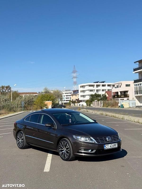 Second-hand VW Passat 170 CP (125 kW) 2012 Culoaremaro Berlinǎ