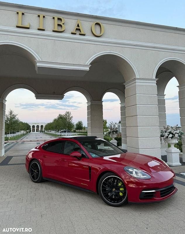 Culoarerosu Utilizat 2020 Porsche Panamera Berlinǎ | 67.500 EUR (Preț OK) - Imagine 1/4