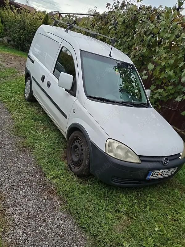 Second-hand Opel Combo 101 CP (74 kW) 2011