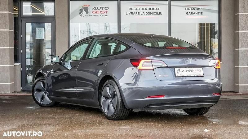 Second-hand Tesla Model 3 324 kW (441 CP) 2021 Culoaregri Berlinǎ