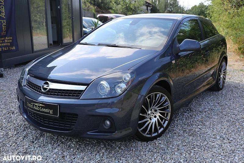 Albastru Utilizat 2011 Opel Astra GTC Sport Coupe | 4.490 EUR - Imagine 1/4