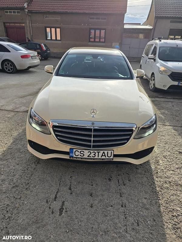 Second-hand Mercedes E200 150 CP (110 kW) 2018 Culoaregalbeuriu Berlinǎ