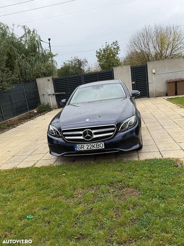 Culoarealbastru Utilizat 2016 Mercedes E220 Berlinǎ | 19.999 EUR (Preț OK) - Imagine 1/4