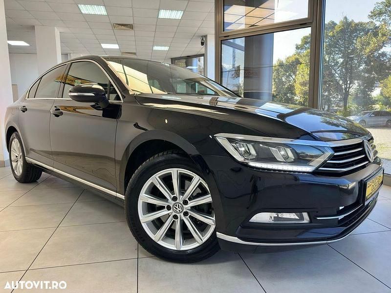 Culoarenegru Utilizat 2018 VW Passat Highline Break | 17.989 EUR (Scump) - Imagine 1/4