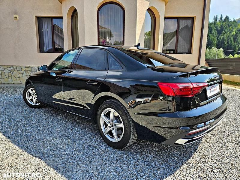 Second-hand Audi A4 136 CP (100 kW) 2023 Culoarenegru Berlinǎ
