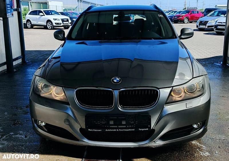 Gri Utilizat 2011 BMW 318 Break | 4.300 EUR (Preț bun) - Imagine 1/4