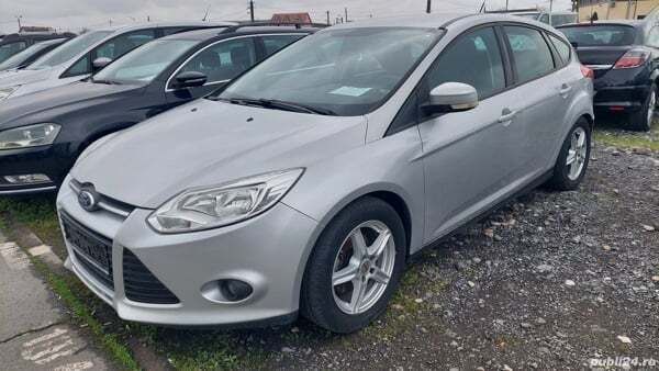 Argintiu Utilizat 2011 Ford Focus Berlinǎ | 4.650 EUR - Imagine 1/4