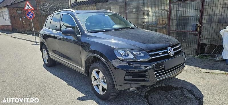 Culoarenegru Utilizat 2011 VW Touareg SUV | 9.999 EUR (Preț OK) - Imagine 1/4