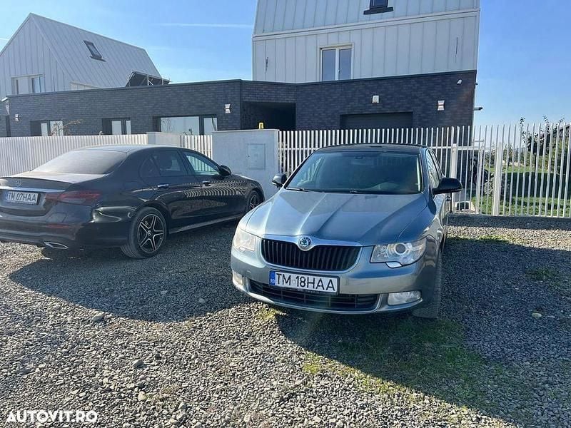 Culoareargint Utilizat 2010 Skoda Superb Ambition Berlinǎ | 4.600 EUR (Super Preț) - Imagine 1/4