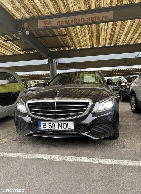 Culoarenegru Utilizat 2014 Mercedes C250 Exclusive Berlinǎ | 16.000 EUR (Preț OK) - Imagine 1/4